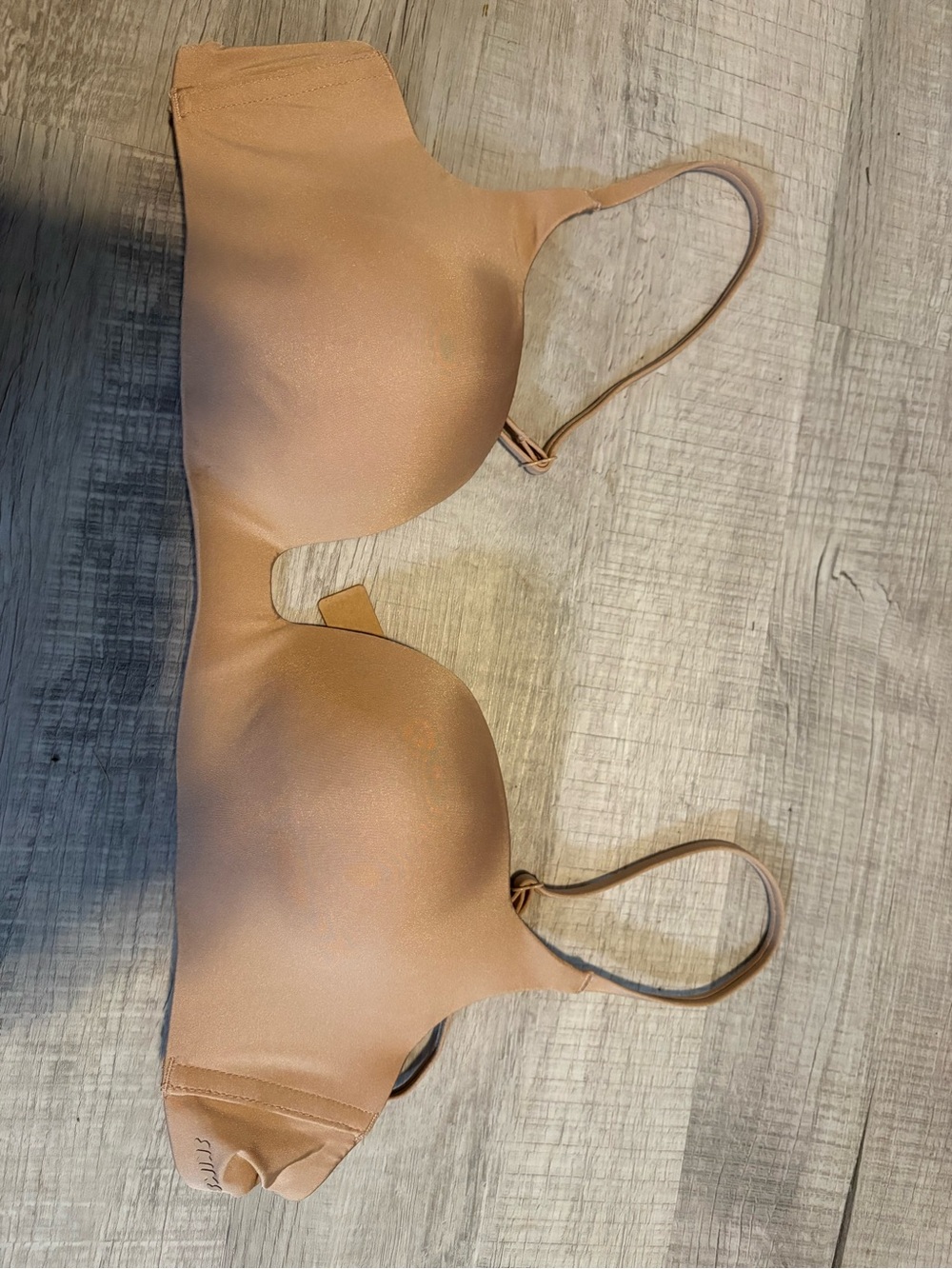 SKIMS Smooth T-Shirt Bra in Nude Tan